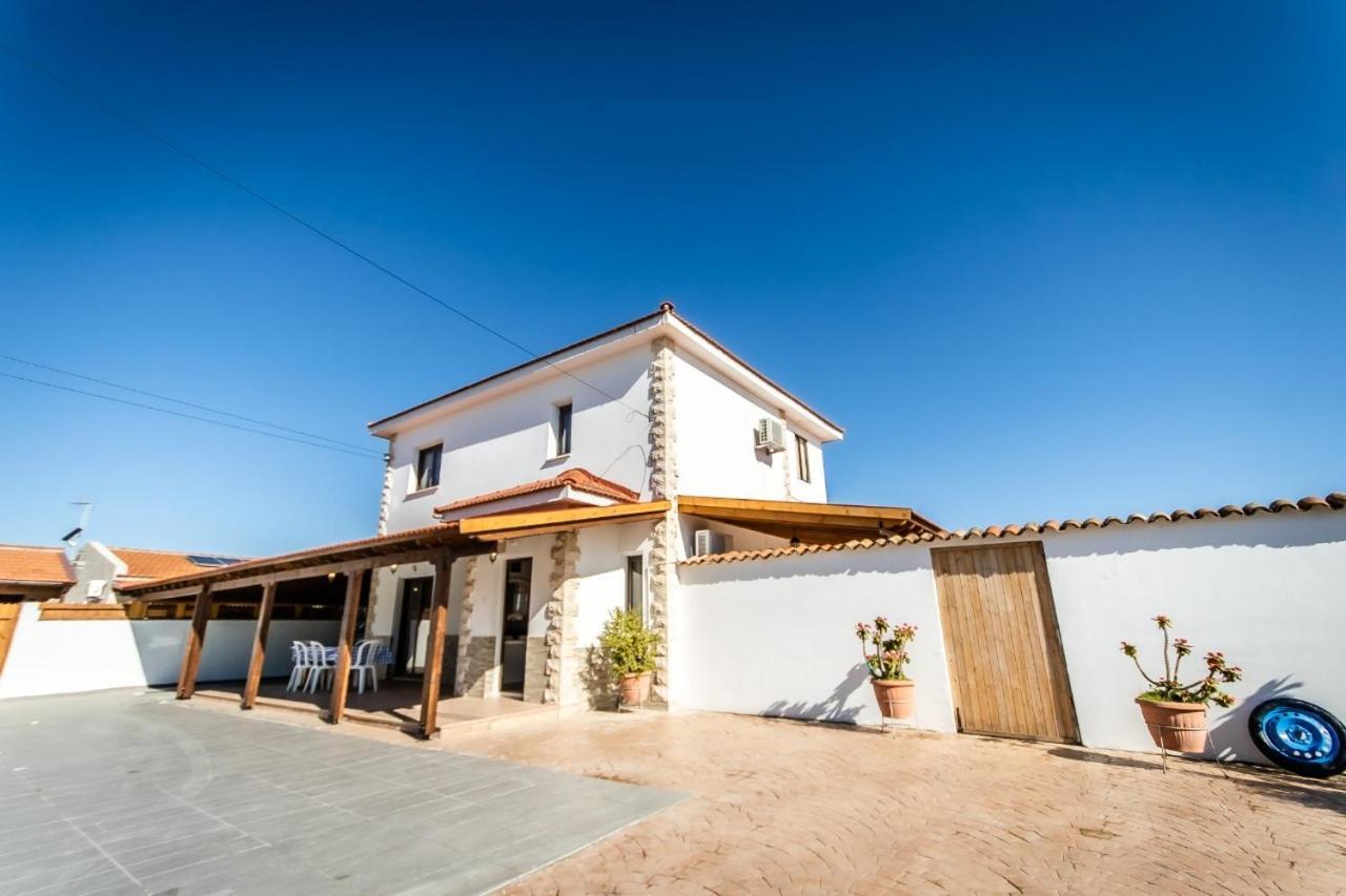 Reel Paradise Villa, Cyprus Larnaca Bagian luar foto